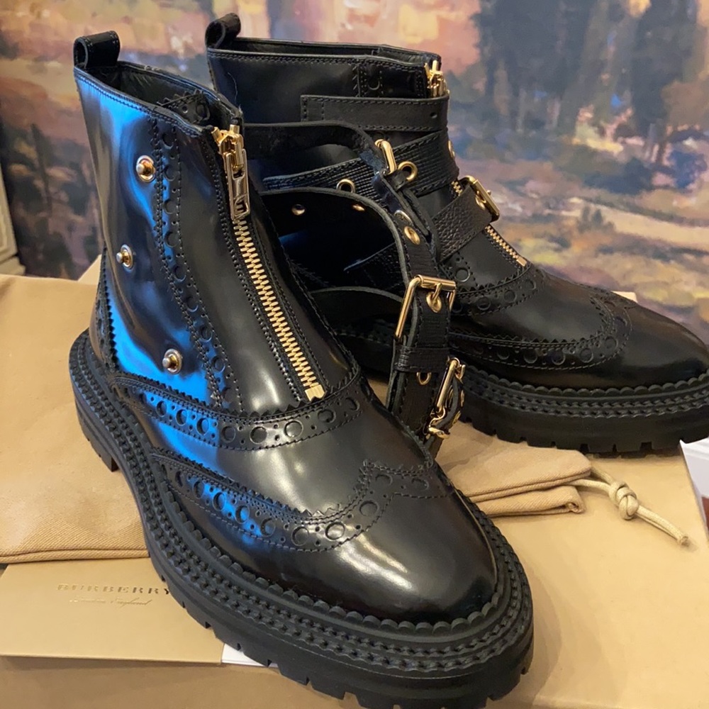 **SOLD** BURBERRY 🖤 - Picture 4 of 16